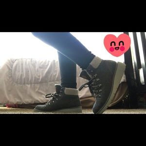 Dr.Scholl’s size seven boots